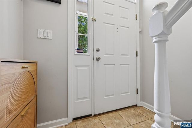 282 Roslyn Court 282X, West New York, NJ 07093