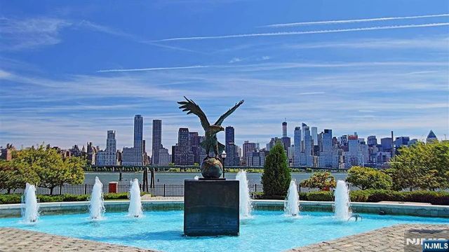 282 Roslyn Court 282X, West New York, NJ 07093