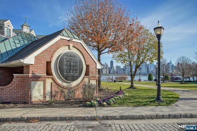 282 Roslyn Court 282X, West New York, NJ 07093