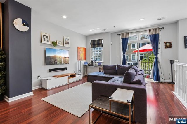 282 Roslyn Court 282X, West New York, NJ 07093