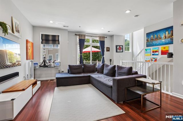 282 Roslyn Court 282X, West New York, NJ 07093