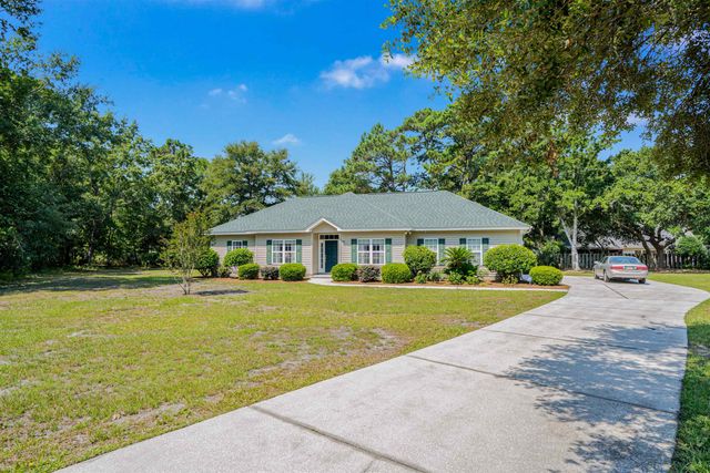 300 Russell Dr., Pawleys Island, SC 29585