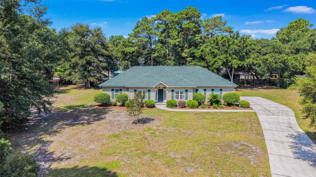 300 Russell Dr., Pawleys Island, SC 29585