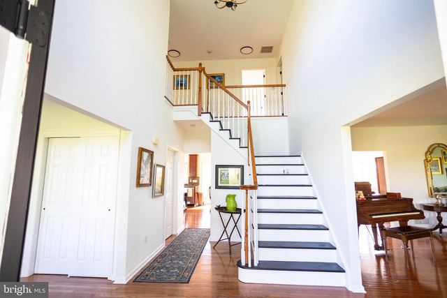 178 WARNER RD, Columbus, NJ 08022