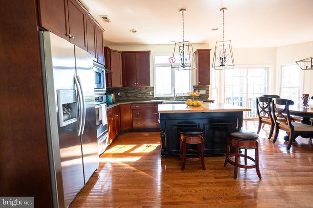 178 WARNER RD, Columbus, NJ 08022