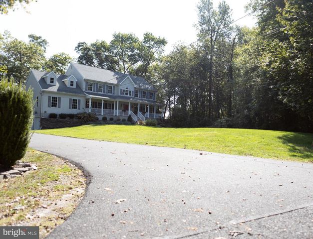 178 WARNER RD, Columbus, NJ 08022