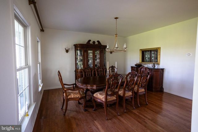 178 WARNER RD, Columbus, NJ 08022