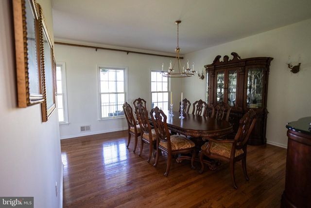 178 WARNER RD, Columbus, NJ 08022