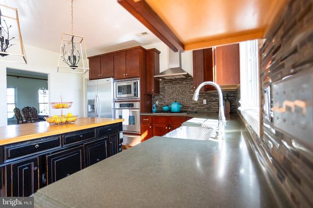 178 WARNER RD, Columbus, NJ 08022