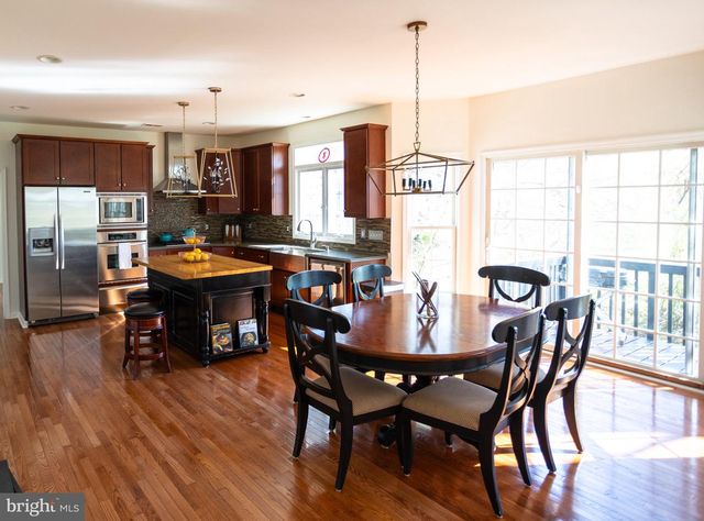 178 WARNER RD, Columbus, NJ 08022