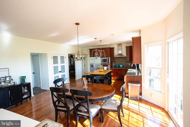 178 WARNER RD, Columbus, NJ 08022