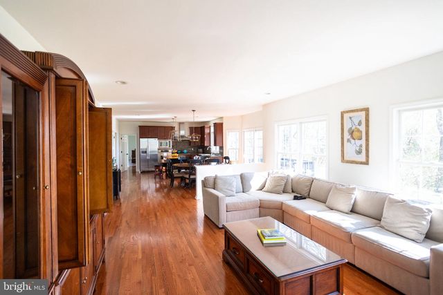 178 WARNER RD, Columbus, NJ 08022