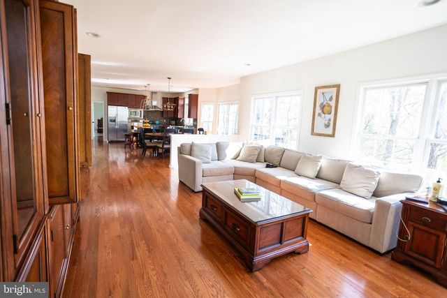 178 WARNER RD, Columbus, NJ 08022