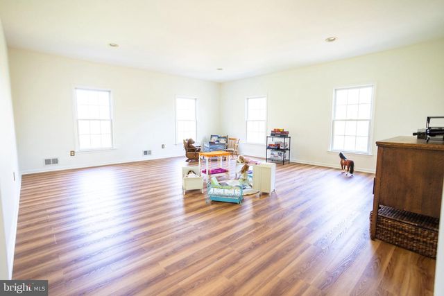 178 WARNER RD, Columbus, NJ 08022