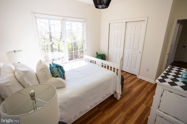 178 WARNER RD, Columbus, NJ 08022