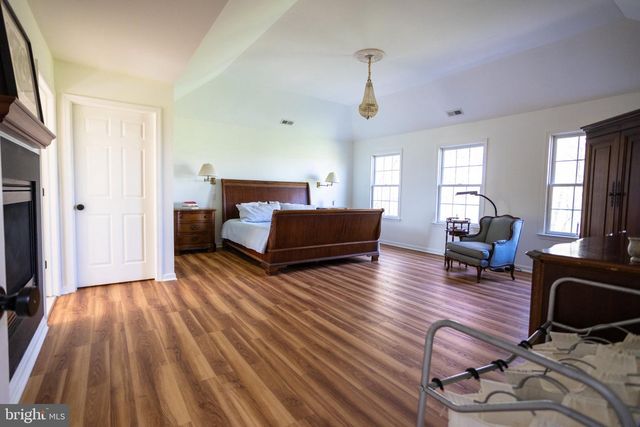 178 WARNER RD, Columbus, NJ 08022