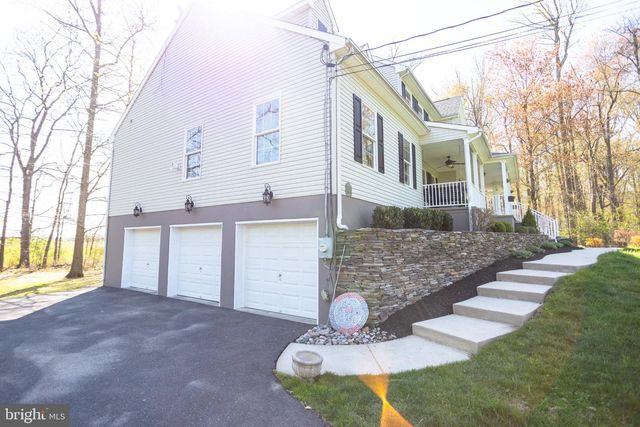 178 WARNER RD, Columbus, NJ 08022