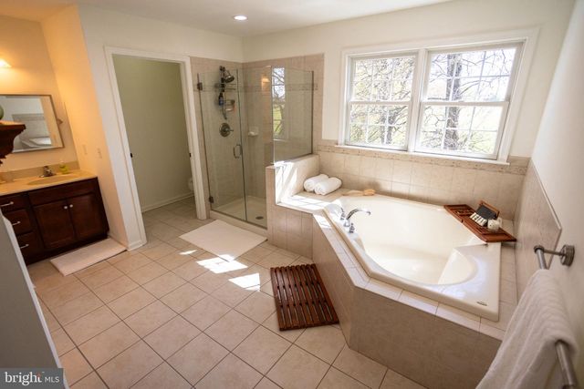 178 WARNER RD, Columbus, NJ 08022