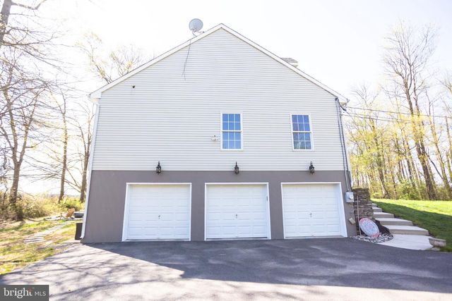 178 WARNER RD, Columbus, NJ 08022