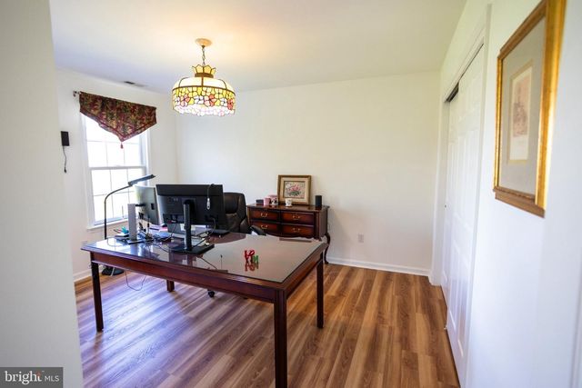 178 WARNER RD, Columbus, NJ 08022