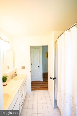 178 WARNER RD, Columbus, NJ 08022