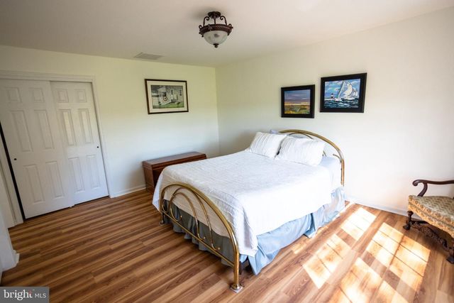 178 WARNER RD, Columbus, NJ 08022