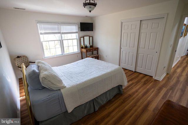 178 WARNER RD, Columbus, NJ 08022