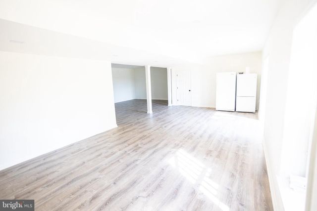 178 WARNER RD, Columbus, NJ 08022