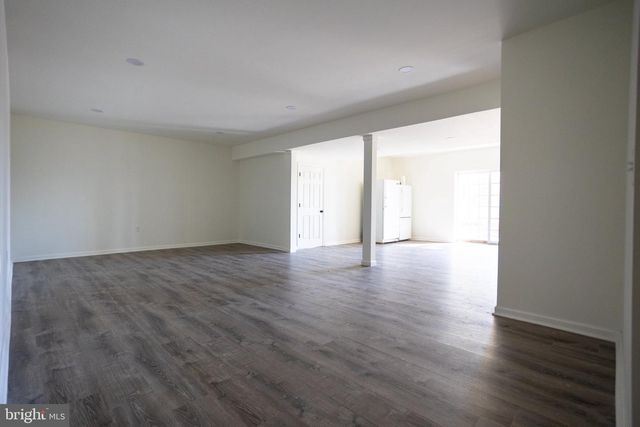 178 WARNER RD, Columbus, NJ 08022