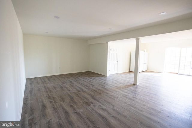 178 WARNER RD, Columbus, NJ 08022