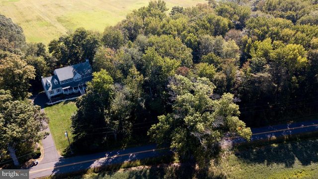 178 WARNER RD, Columbus, NJ 08022