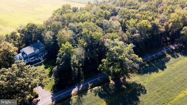 178 WARNER RD, Columbus, NJ 08022