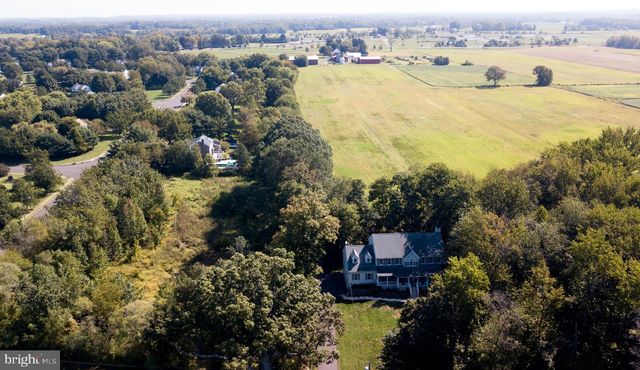 178 WARNER RD, Columbus, NJ 08022