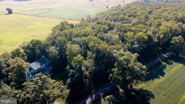 178 WARNER RD, Columbus, NJ 08022
