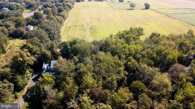 178 WARNER RD, Columbus, NJ 08022