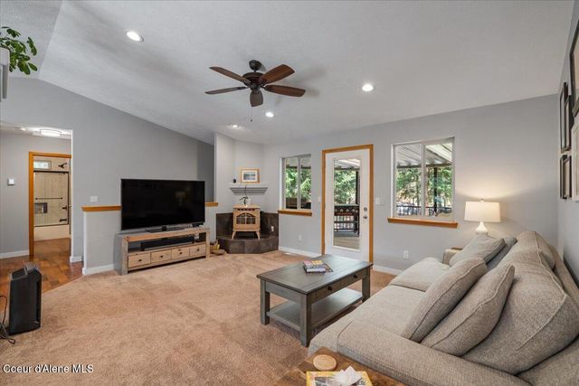 6910 N HARVARD RD, Newman Lake, WA 99025