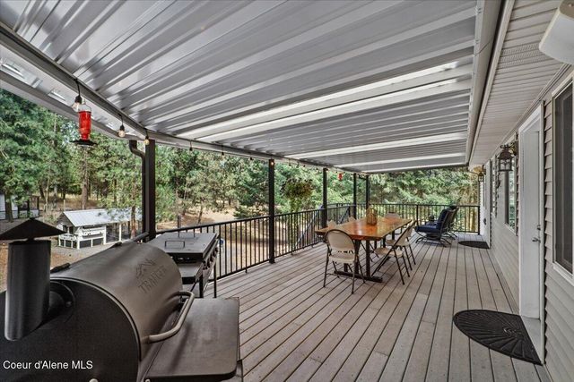 6910 N HARVARD RD, Newman Lake, WA 99025
