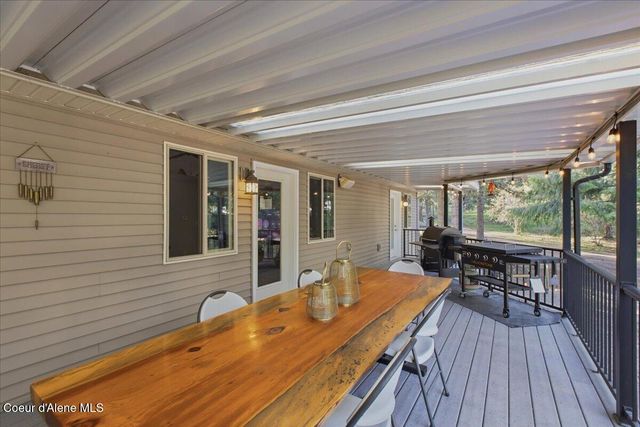 6910 N HARVARD RD, Newman Lake, WA 99025