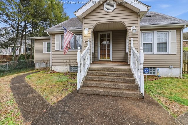 3834 Indian Creek Road, Elkview, WV 25071