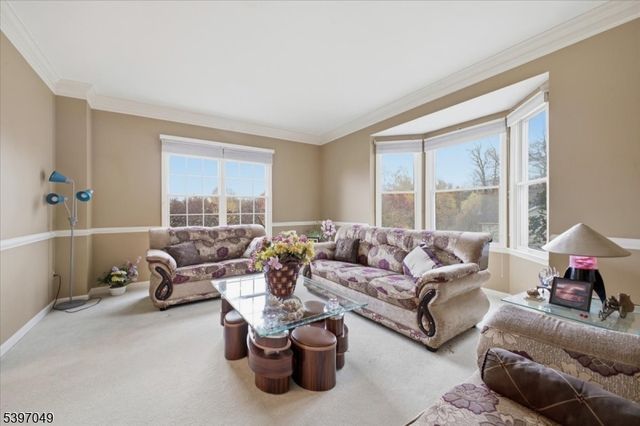 13 Old Schoolhouse Rd, Bethlehem Twp., NJ 08802