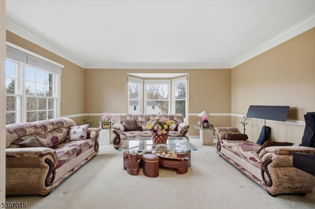 13 Old Schoolhouse Rd, Bethlehem Twp., NJ 08802