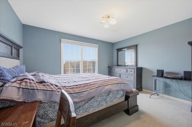 13 Old Schoolhouse Rd, Bethlehem Twp., NJ 08802