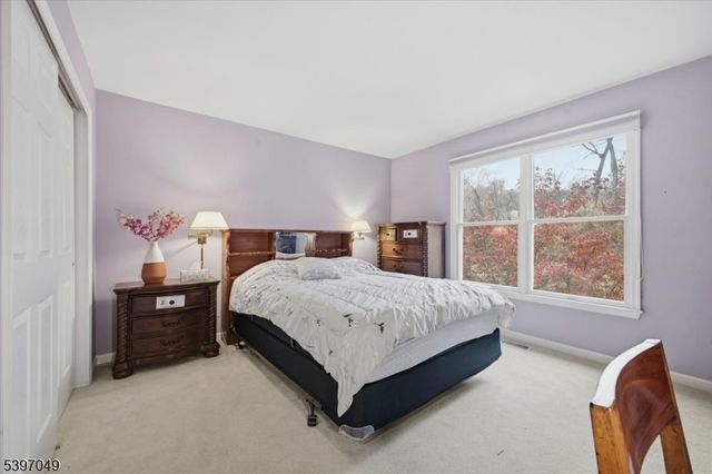 13 Old Schoolhouse Rd, Bethlehem Twp., NJ 08802