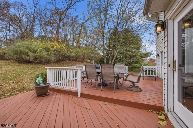 13 Old Schoolhouse Rd, Bethlehem Twp., NJ 08802