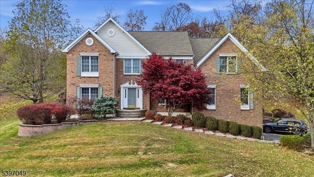 13 Old Schoolhouse Rd, Bethlehem Twp., NJ 08802