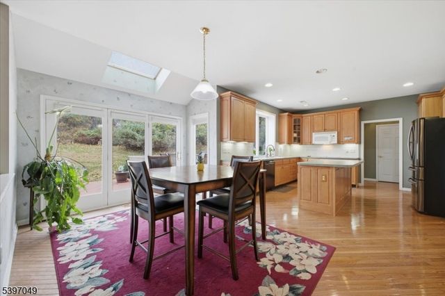 13 Old Schoolhouse Rd, Bethlehem Twp., NJ 08802