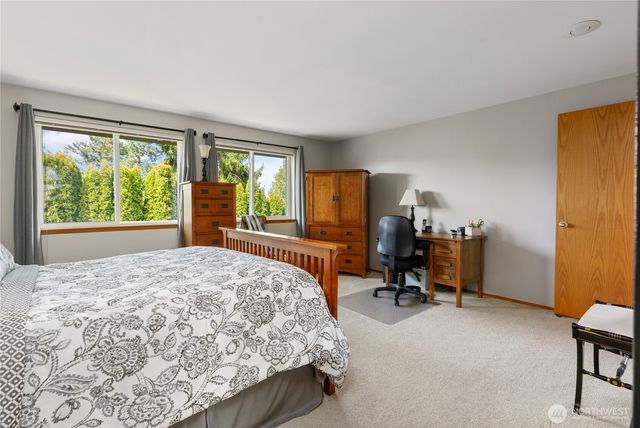 423 S 32nd Place, Mount Vernon, WA 98274