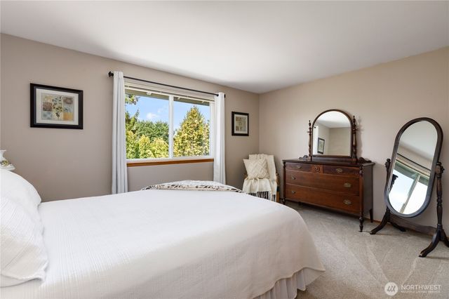 423 S 32nd Place, Mount Vernon, WA 98274