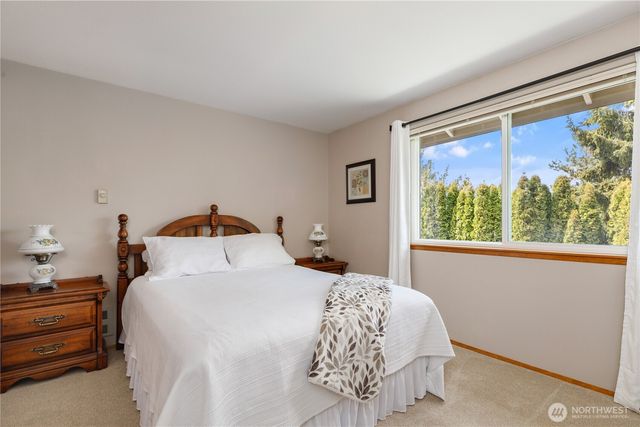 423 S 32nd Place, Mount Vernon, WA 98274
