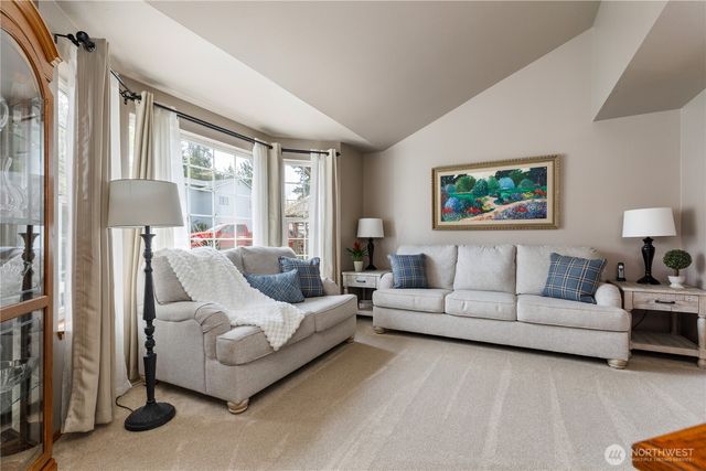 423 S 32nd Place, Mount Vernon, WA 98274